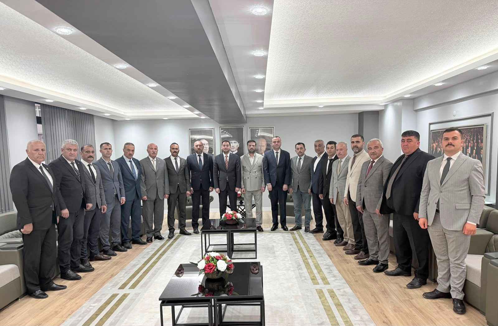 mhp-kayseri-il-baskani-enes-ertugrul-kalin-ilce-kongre-takvimini-acikladi-1-9-agustos-tarihleri-arasinda-gerceklestirilecek-kongrelerin-ardindan-il-kongresi-tarihinin-de-netlesmesi-bekleniyor