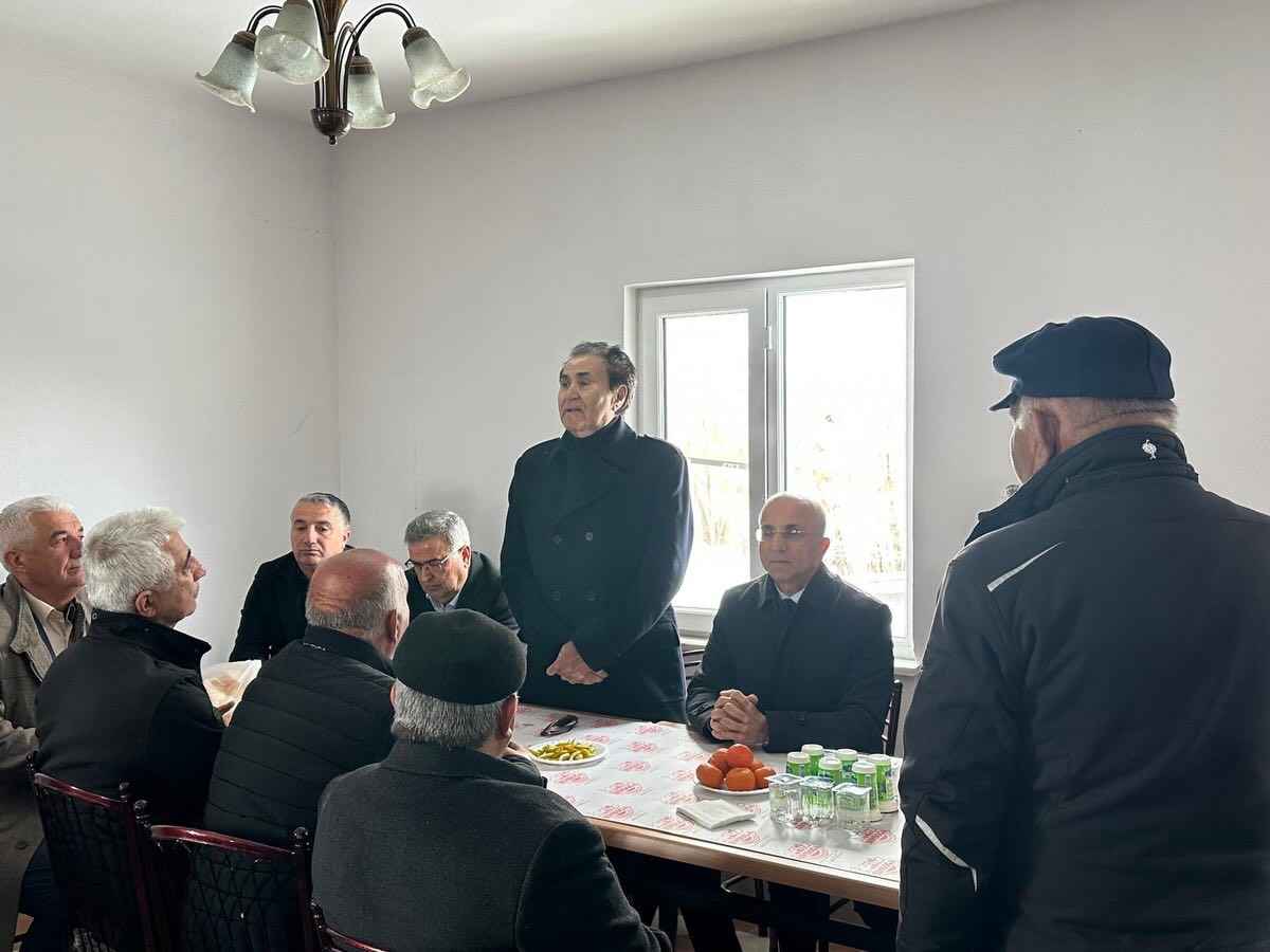 unlu-sanatci-ali-riza-binboganin-agabeyi-niyazi-binboga-yasliliga-bagli-rahatsizlik-sonucu-hayatini-kaybetti-binboga-kayserinin-sariz-ilcesinde-son-yolculuguna-ugurlandi