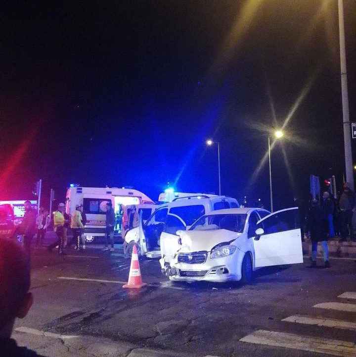 kayseride-direksiyon-hakimiyetini-kaydeden-iki-arac-birbiriyle-carpisti
