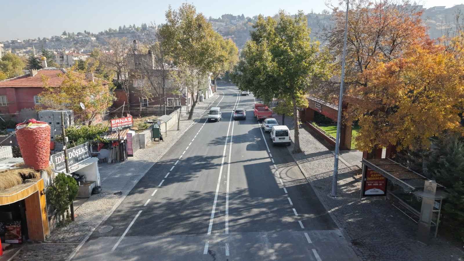 kayseri-buyuksehir-belediyesi-talas-ataturk-bulvarinda-baslattigi-asfalt-yenileme-calismalarini-kisa-surede-tamamlayarak-yolu-trafige-acti