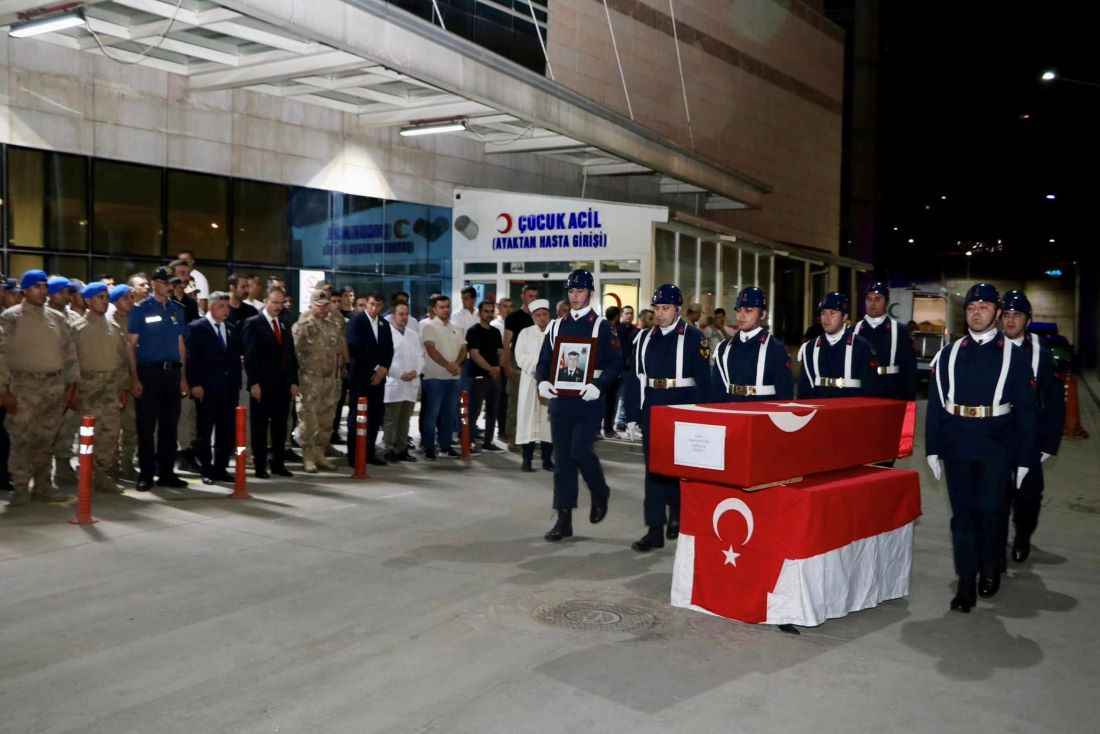 kayseri-kocasinan-mahzemin-mahallesi-nufusuna-kayitli-jandarma-uzman-cavus-bahri-erciyes-gecirdigi-kalp-krizi-sonucu-siirtte-tedavi-gordugu-hastanede-hayatini-kaybetti