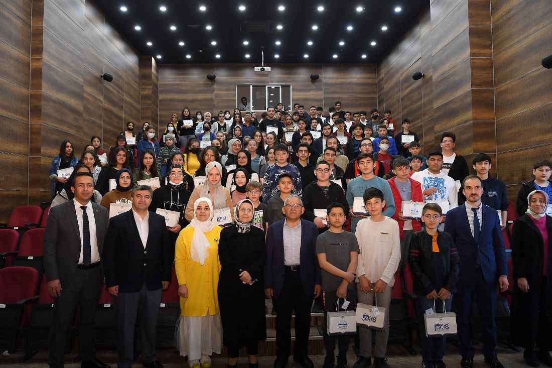 yksye-hazirlanan-kaymek-genclik-merkezi-ogrencilerinden-4u-turkiyede-ilk-bine-36si-ilk-50-bine-onlarca-ogrenci-de-ilk-100-bine-girdi